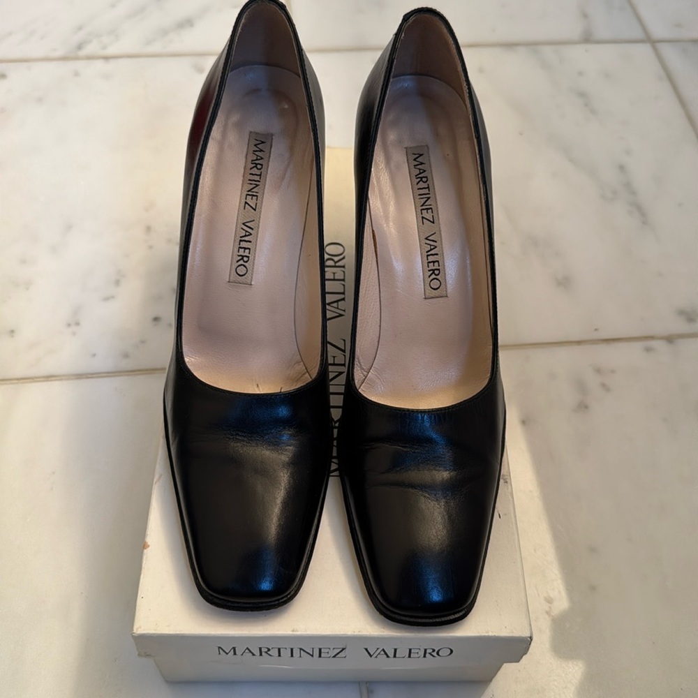 Vintage, 1990’s, Martinez Valero, Black Leather Classic Heels, Sz 8